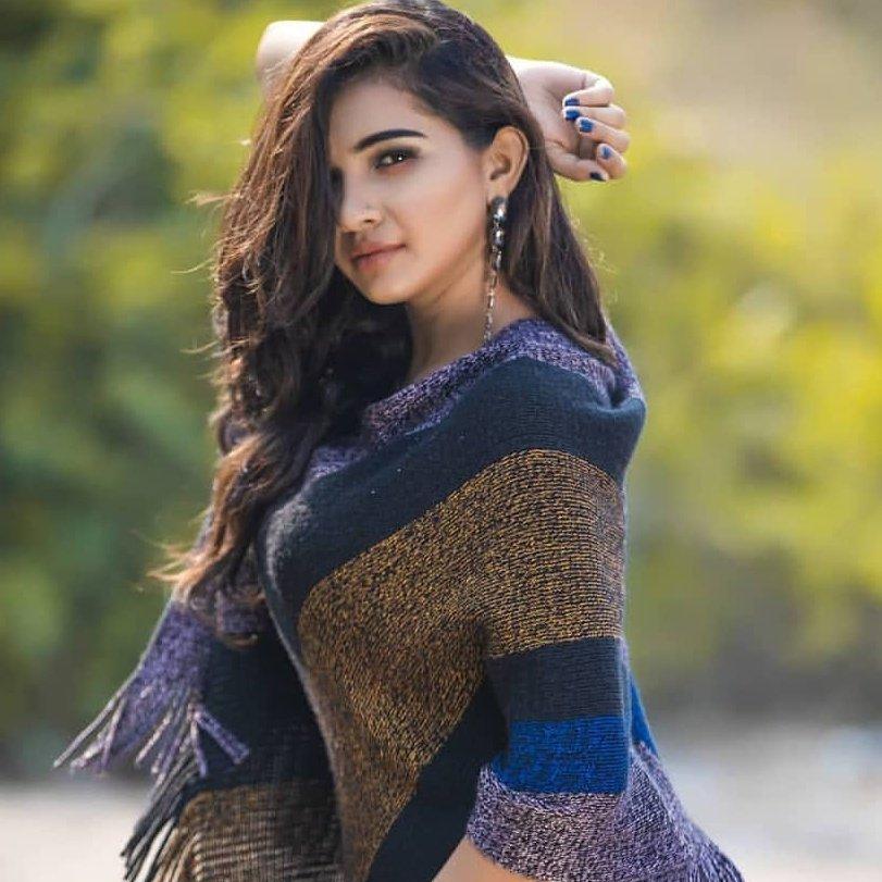 KANIKAKANWAR0