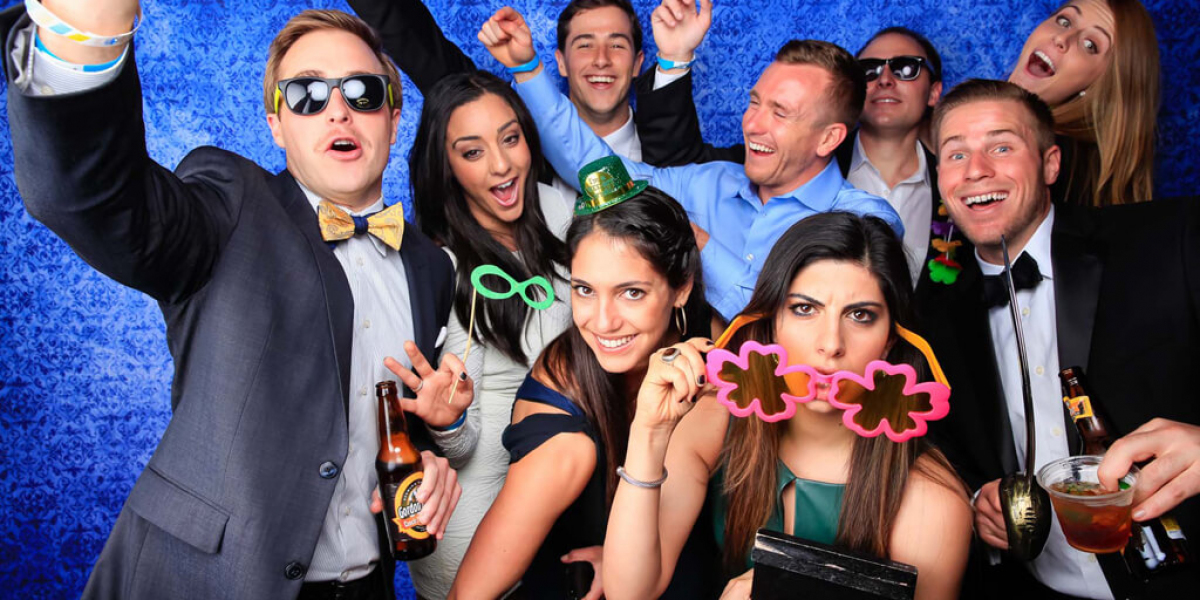 How Photo Booths Enhance the Atmosphere in Houston