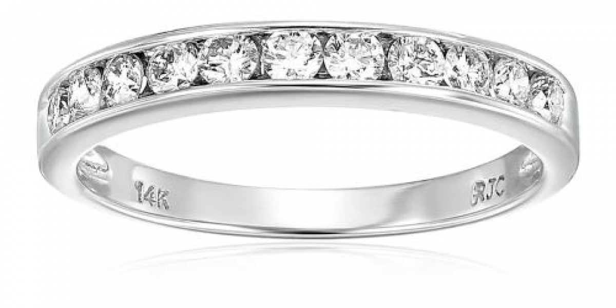The Ultimate Guide to Diamond Wedding Bands