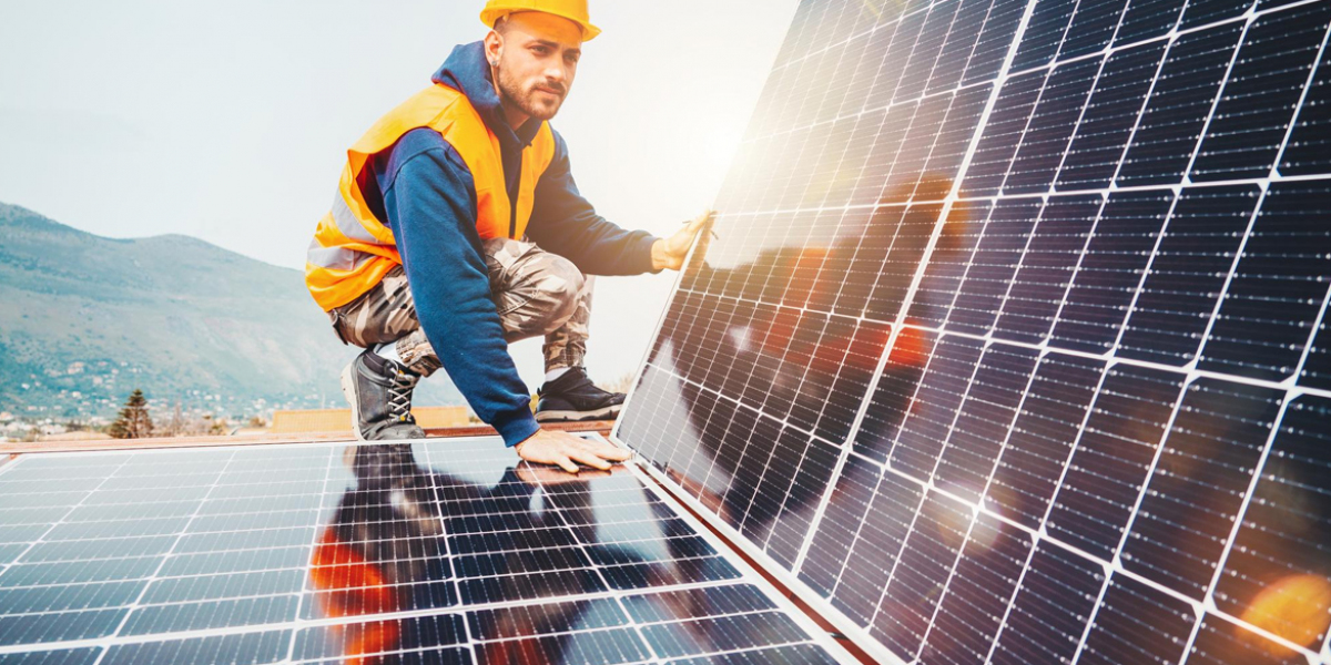 Solar Professional Training Course: Your Pathway to a Brighter Future